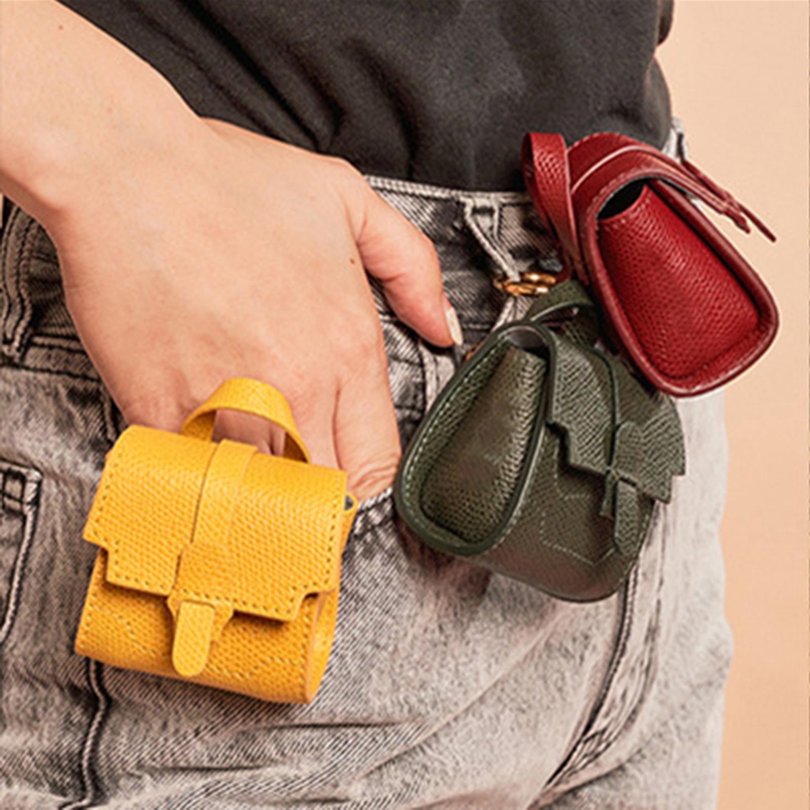 Women Accessories Drawing - Modello artigianale in pelle Modello artigianale